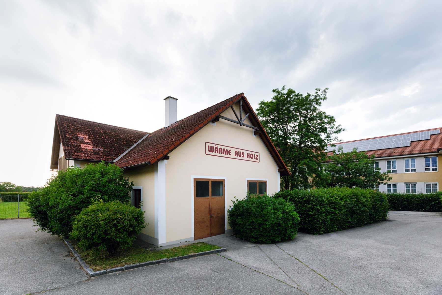 Öffentliches Heizhaus in Euratsfeld.