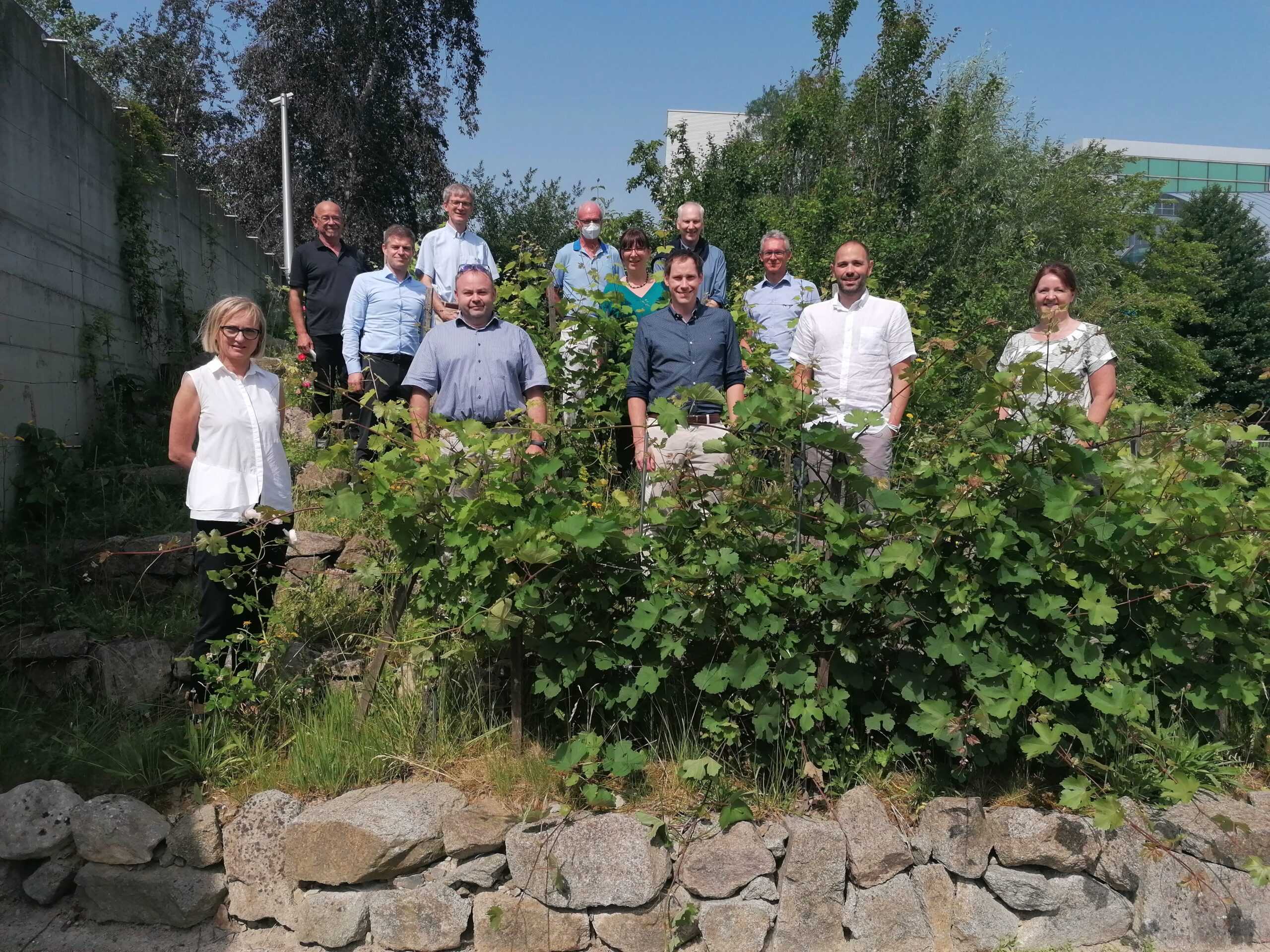 Das Foto zeigt die meisten Mitglieder des SDG Beirates des Landes, die inhaltlich und strategisch den Bericht gestaltet haben.