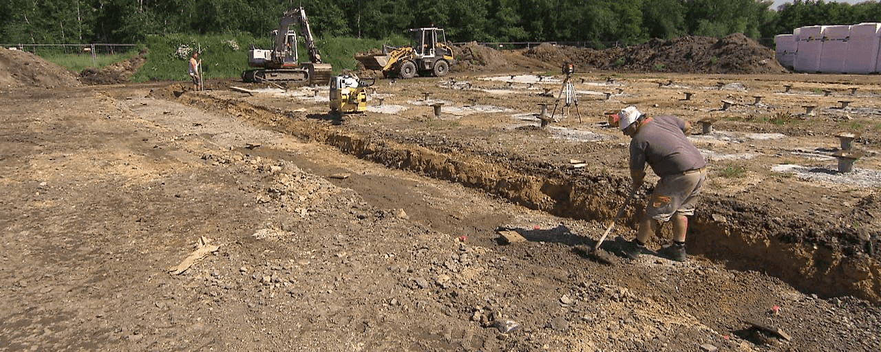 Das Foto zeigt eine Baustelle auf ehemals landwirtschaftlichen Boden - als Beispielfoto von Flächenverbrauch.