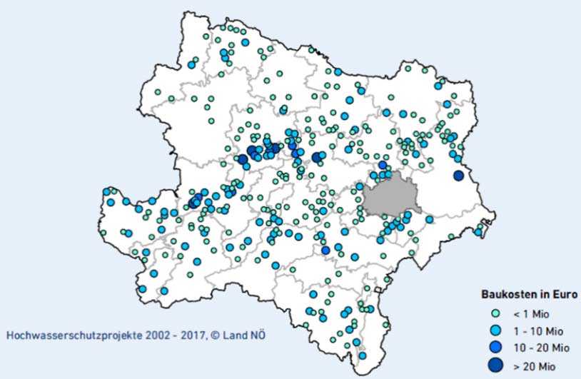 Eine stilistische Karte von Niederösterreich weist punktförmig eingezeichnet Hochwasserschutzprojekte zwischen 2002 bis 2017 aus. Die meisten liegen entlang der Donau und March. Sonst sind sie sehr regelmäßig auf NÖ verteilt.